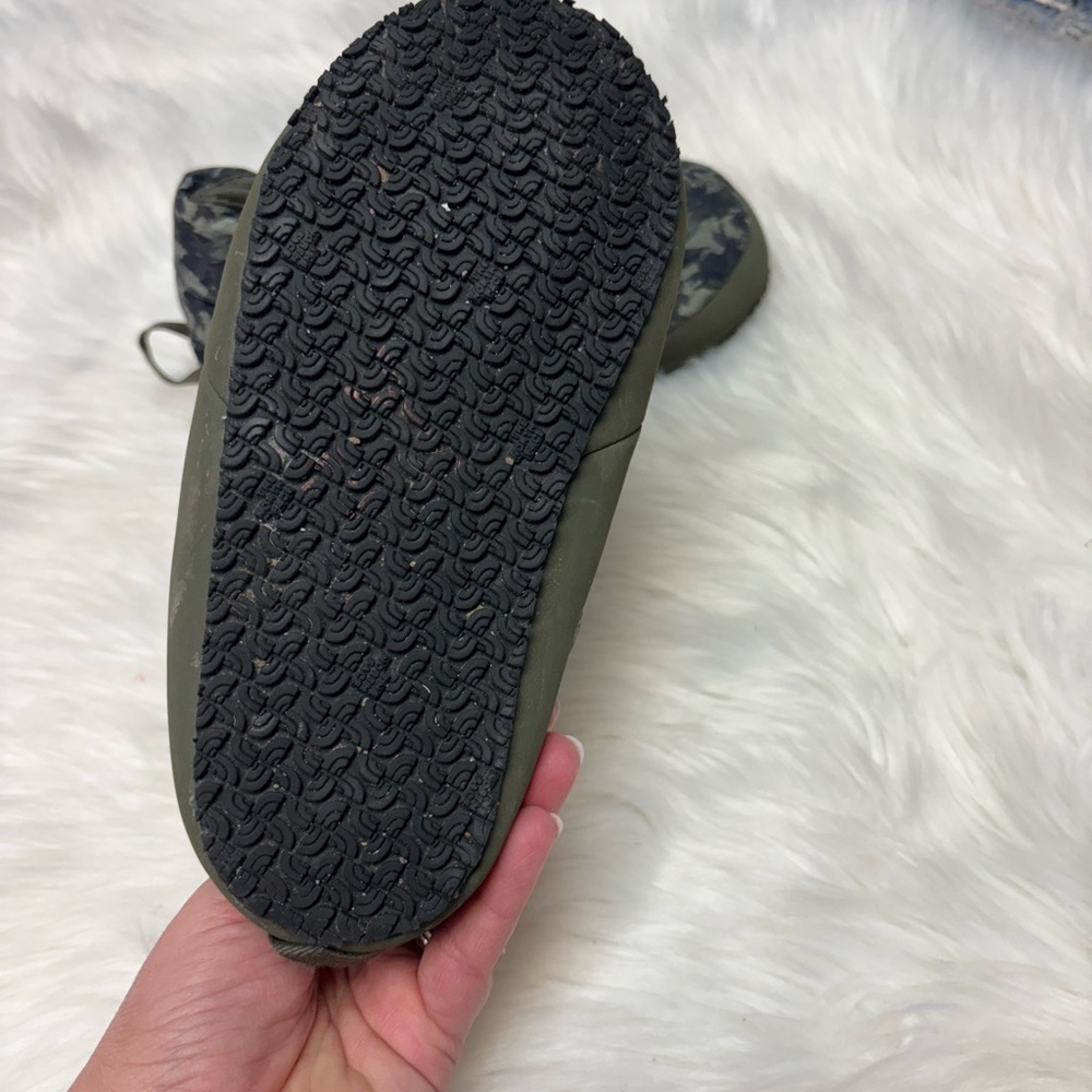 * | The North Face | booties. Size 2. - Picture 2 of 4